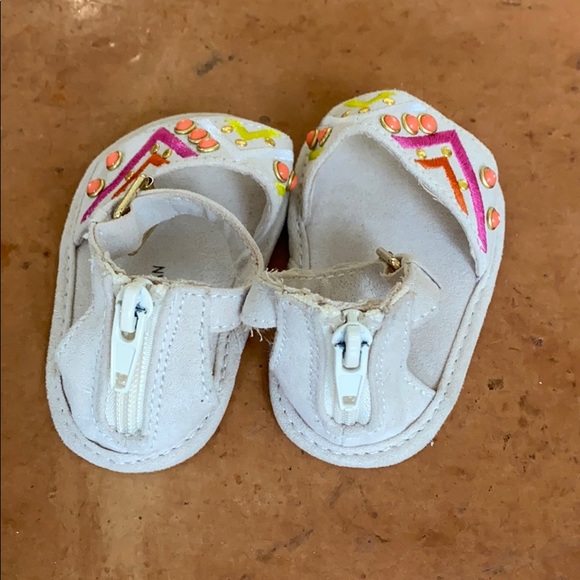 Stuart Weitzman baby gladiator sandal - Picture 2 of 4